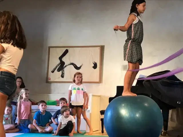 Atelier cirque ballon Drôme 26